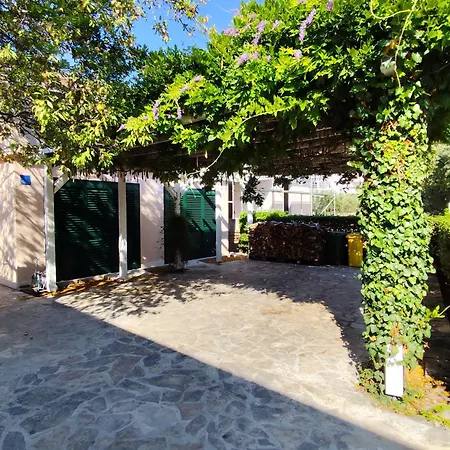 Wisteria Rogoznica (Sibenik-Knin)