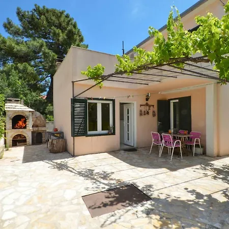 Wisteria Holiday home